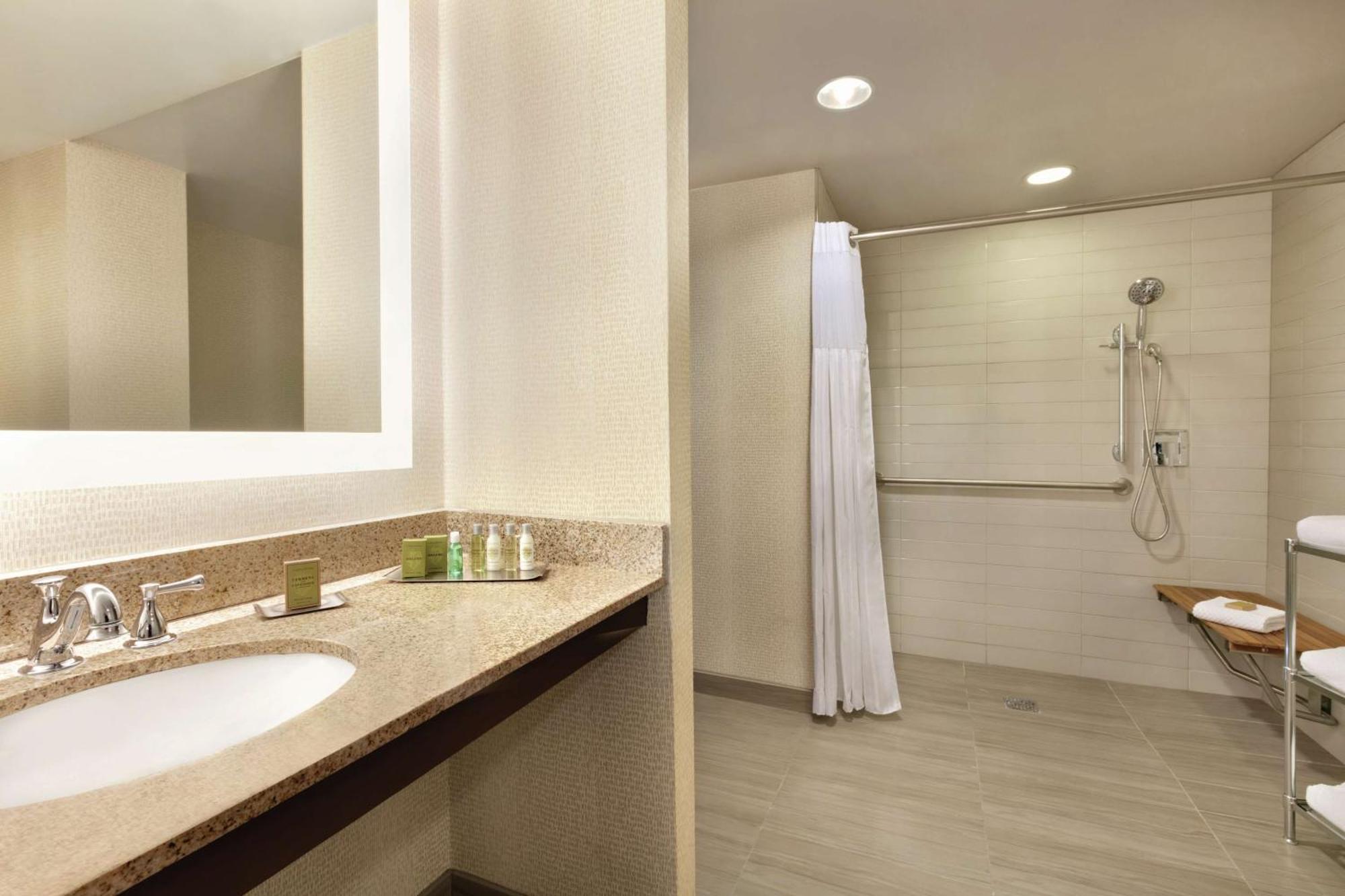 Doubletree By Hilton Atlanta Northeast/Northlake Tucker Exterior foto